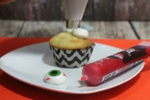 Decorate Halloween Cupcakes With Bleeding Eyes