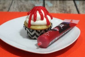 Decorate Halloween Cupcakes With Bleeding Eyes